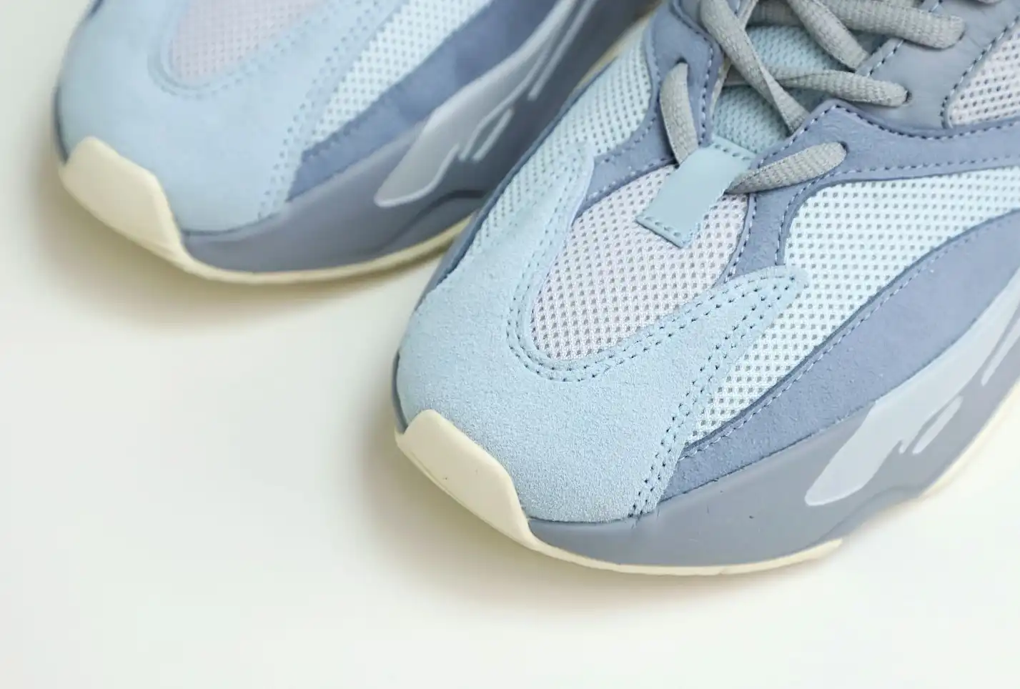 hype YEEZY BOOST 700 'INERTIA'