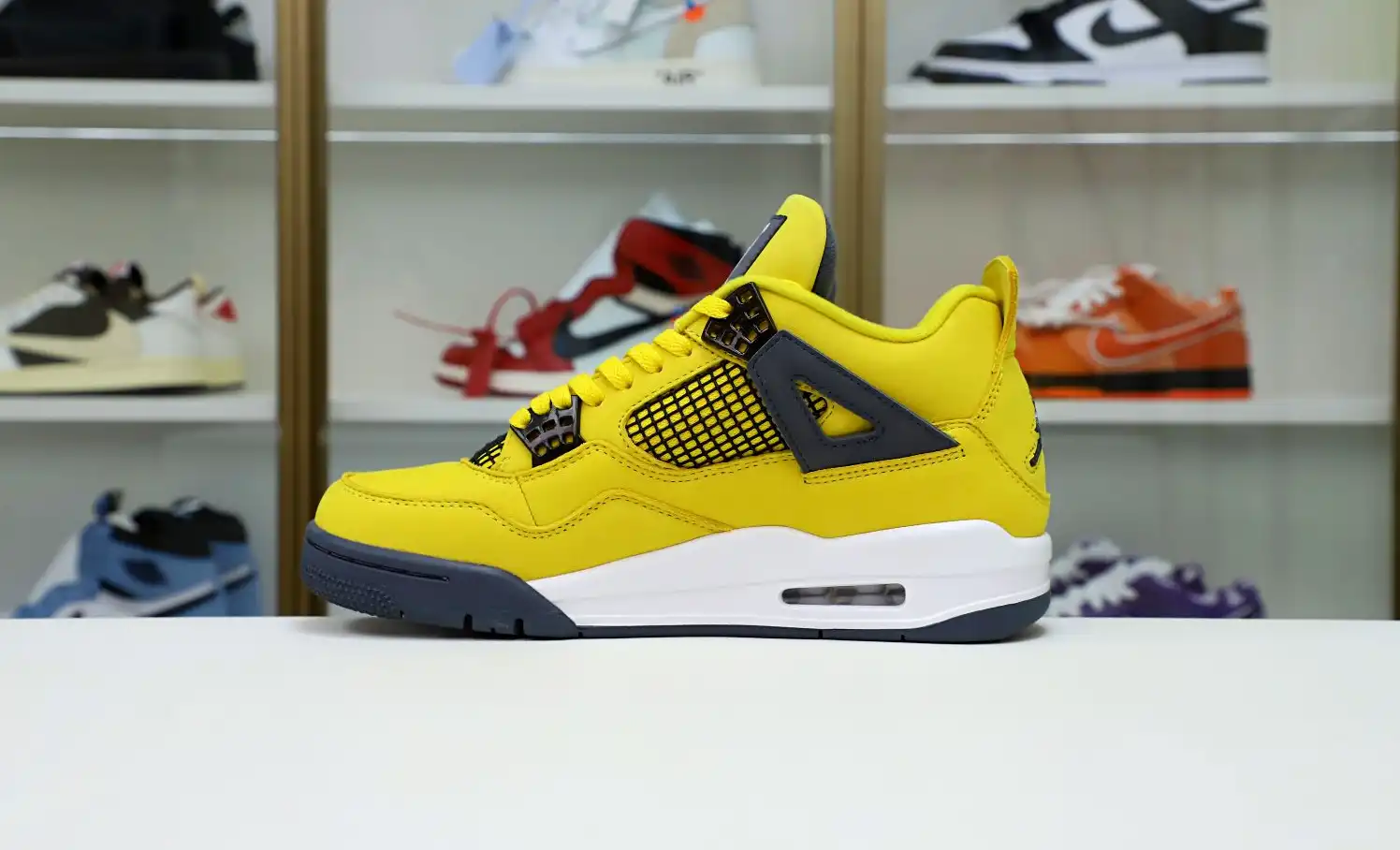 AIR JORDAN AIR JORDAN 4 RETRO 'LIGHTNING' 2021