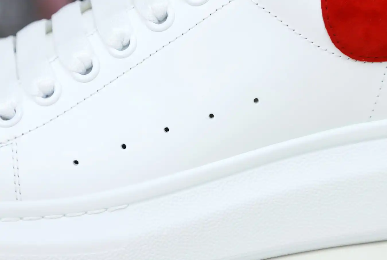 hype ALXNDER MC MCQUEEN WHITE SMOOTH CALF LEATHER RED SUEDE