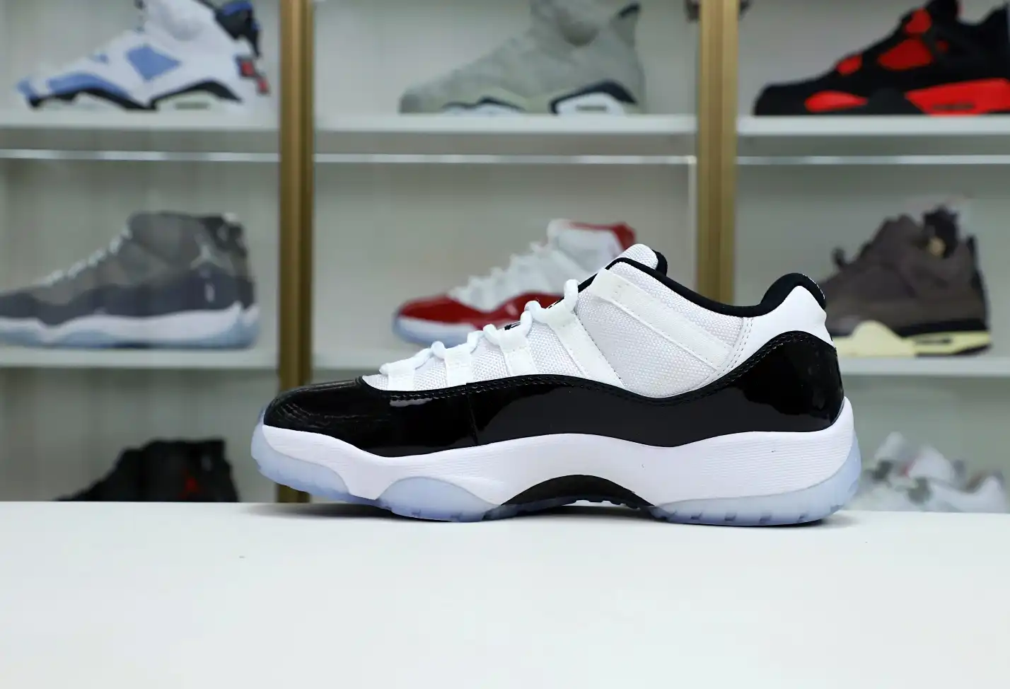 AIR JORDAN 11 RETRO LOW CONCORD