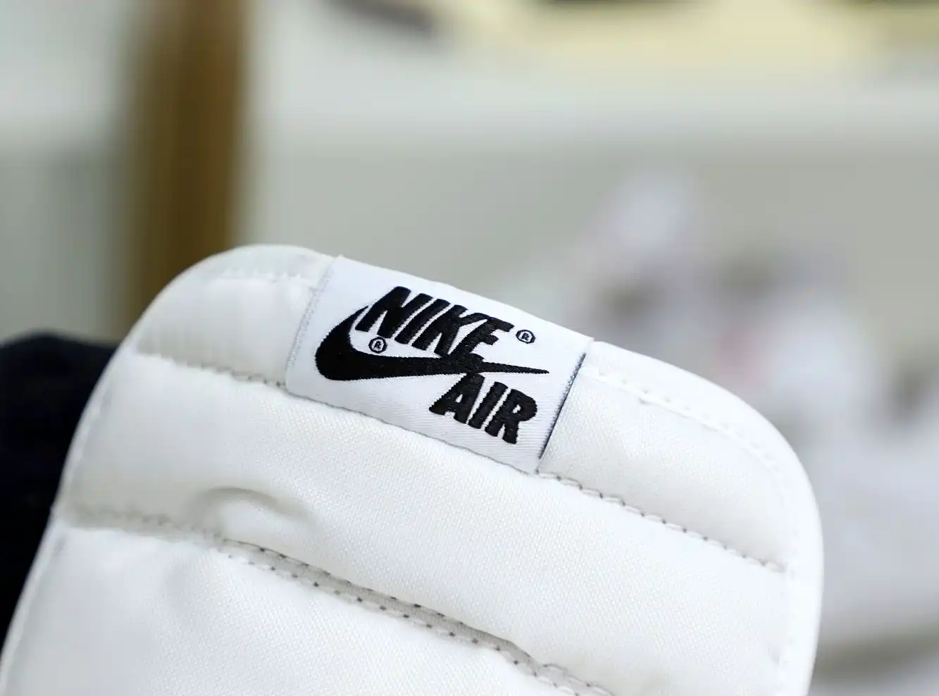 Air Jordan 1 Retro Black Toe (2016)