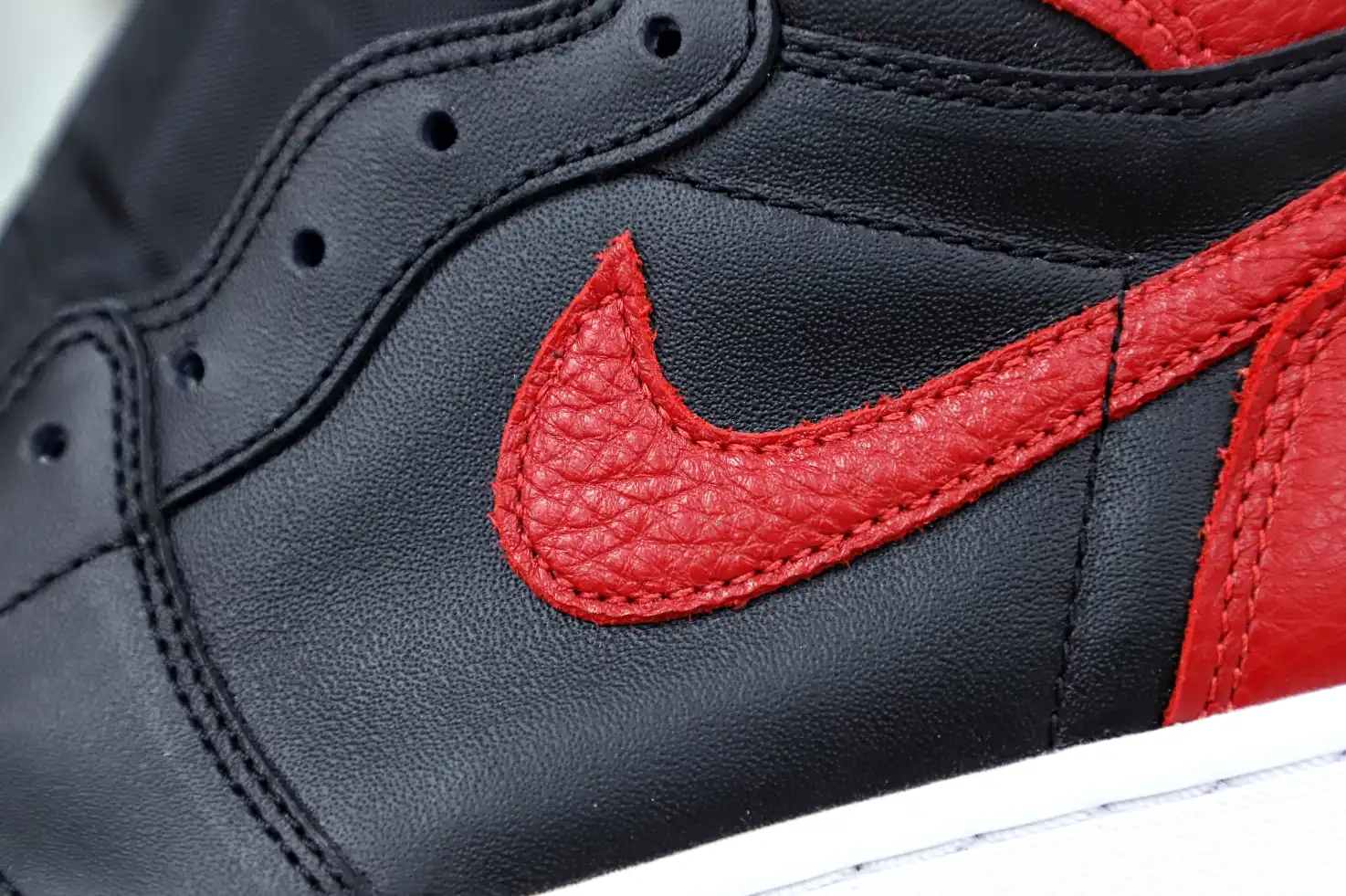 AIR JORDAN 1 RETRO HIGH OG 'BRED'