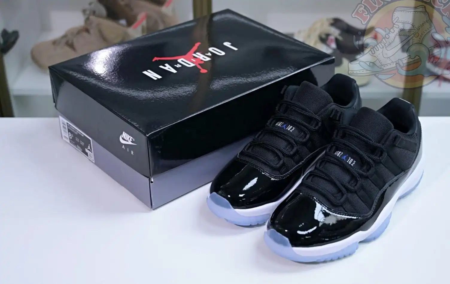 Air Jordan 11 Low 