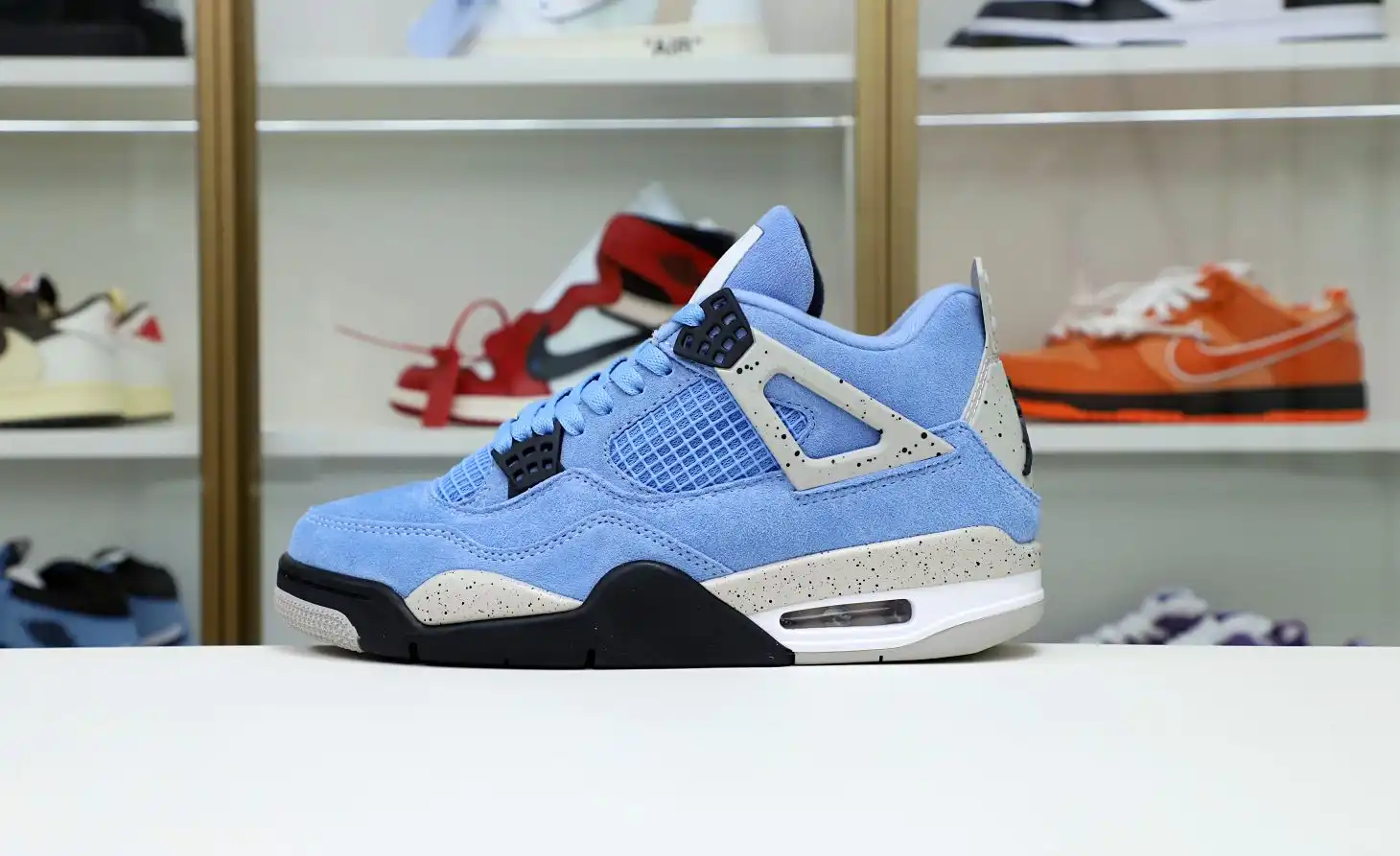 AIR JORDAN 4 UNIVERSITY BLUE