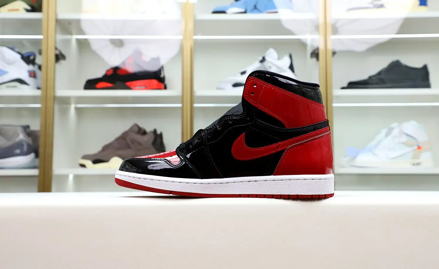 AIR JORDAN 1 HIGH OG BRED PATENT