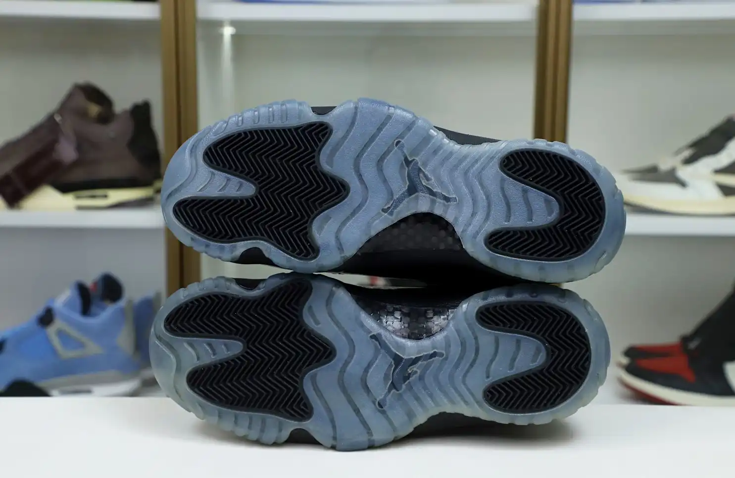 AIR JORDAN 11 RETRO 'CAP AND GOWN'
