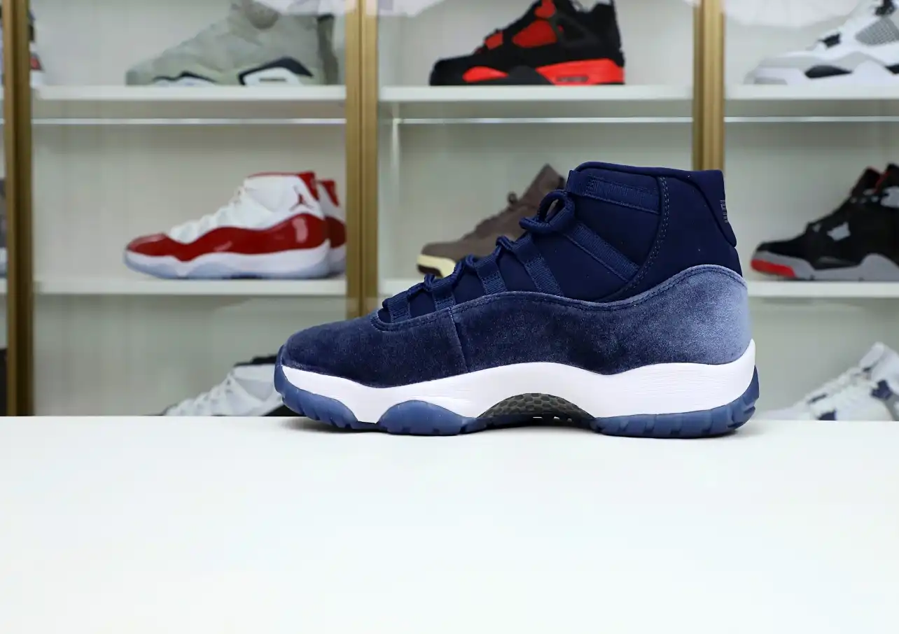 AIR JORDAN 11 RETRO MIDNIGHT NAVY