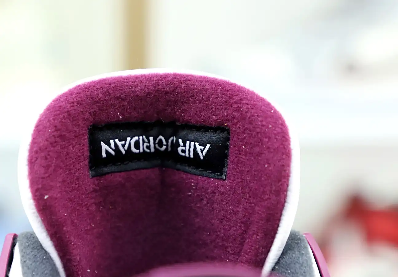 AIR JORDAN PARIS SAINT-GERMAIN X AIR JORDAN 4 RETRO 'BORDEAUX'