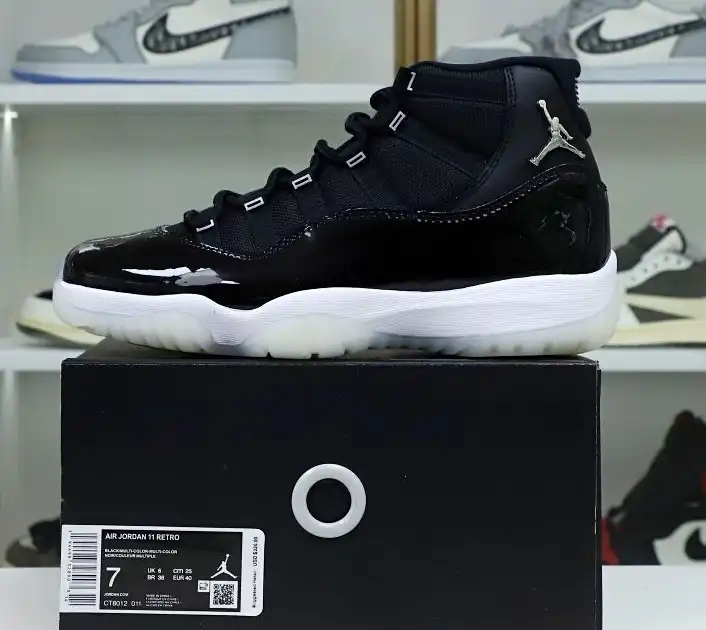 AIR JORDAN 11 RETRO 'JUBILEE   25TH