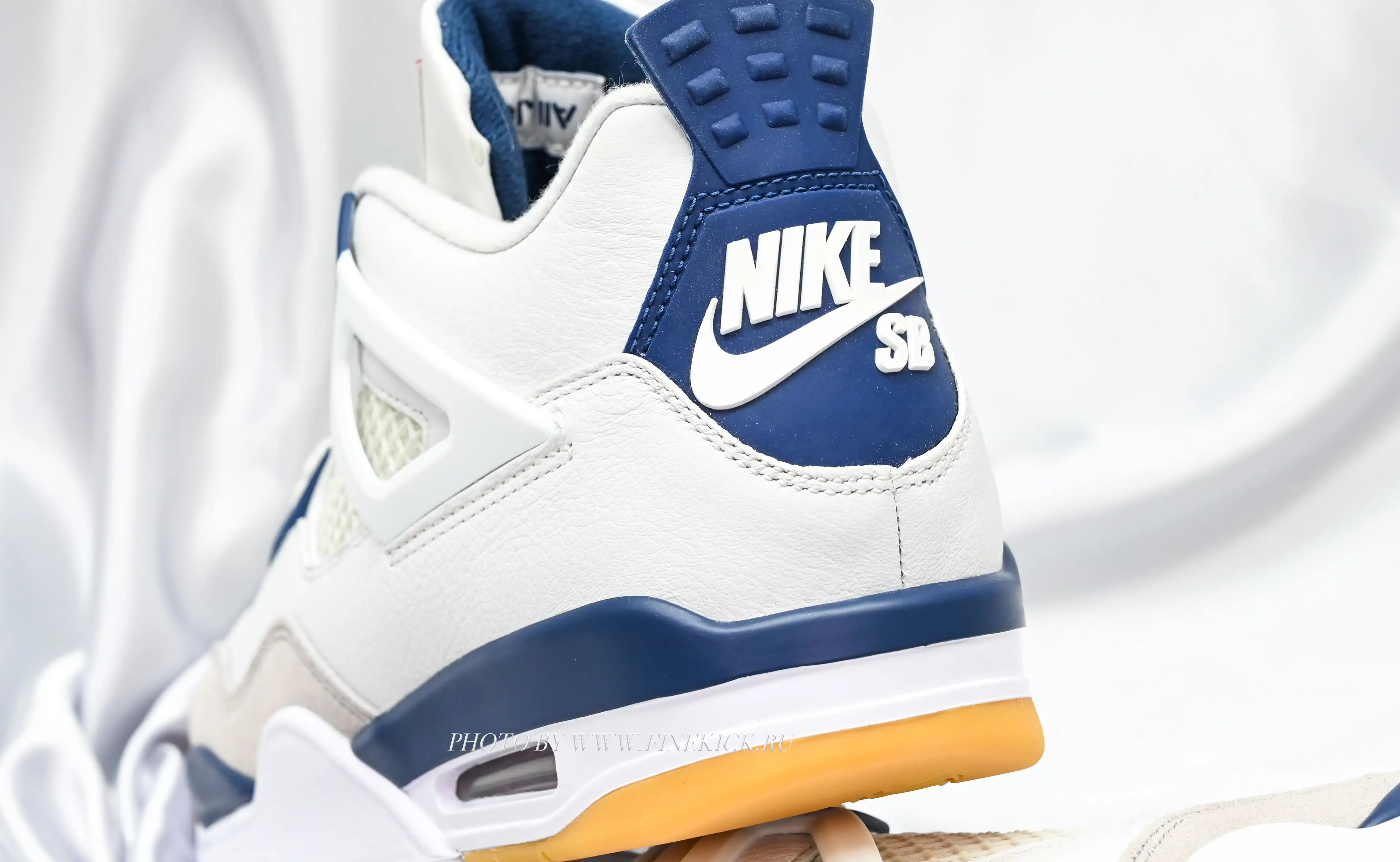 Jordan Air Jordan 4 SB “NAVY”