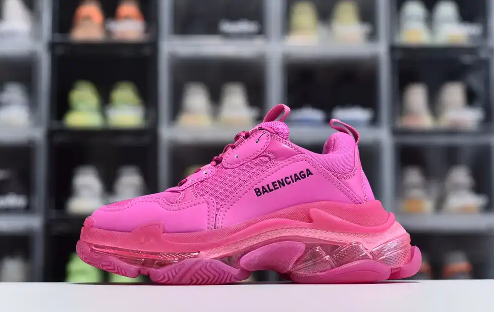 hype Balenciaga is available in all sizes. You cannot place an order on the website. You can contact customer service to purchase.BLGA Triple S