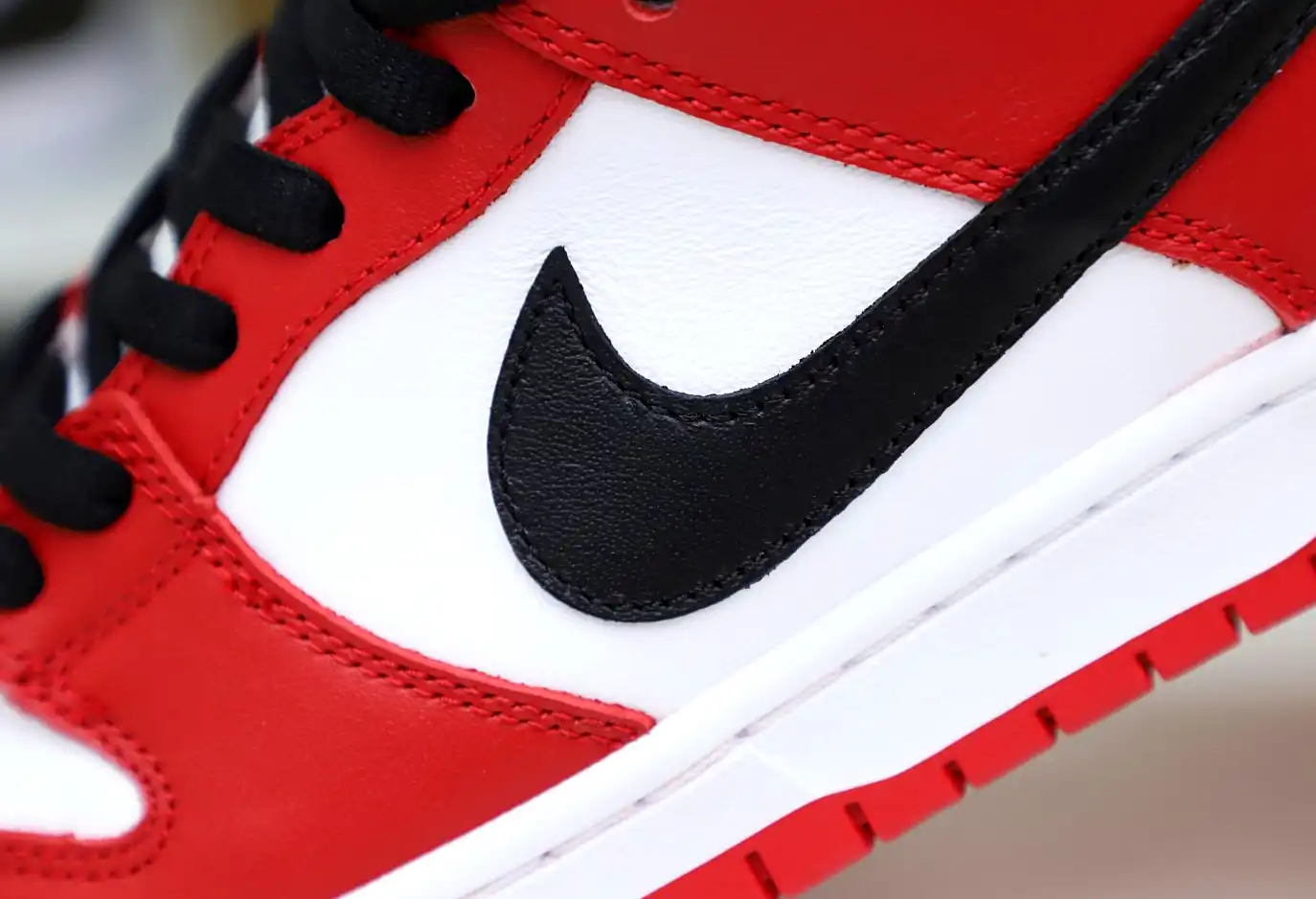 hype NIKE SB DUNK LOW “CHICAGO”