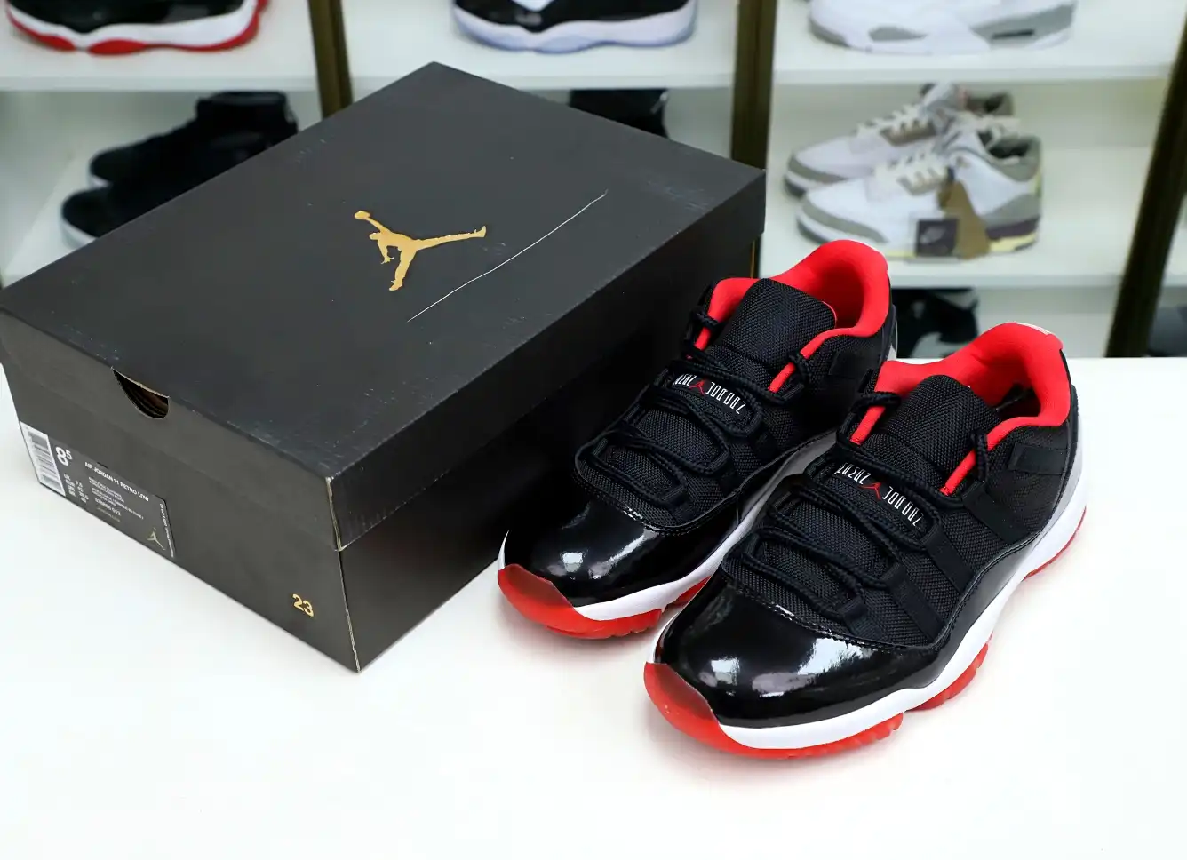 AIR JORDAN 11 RETRO BRED LOW