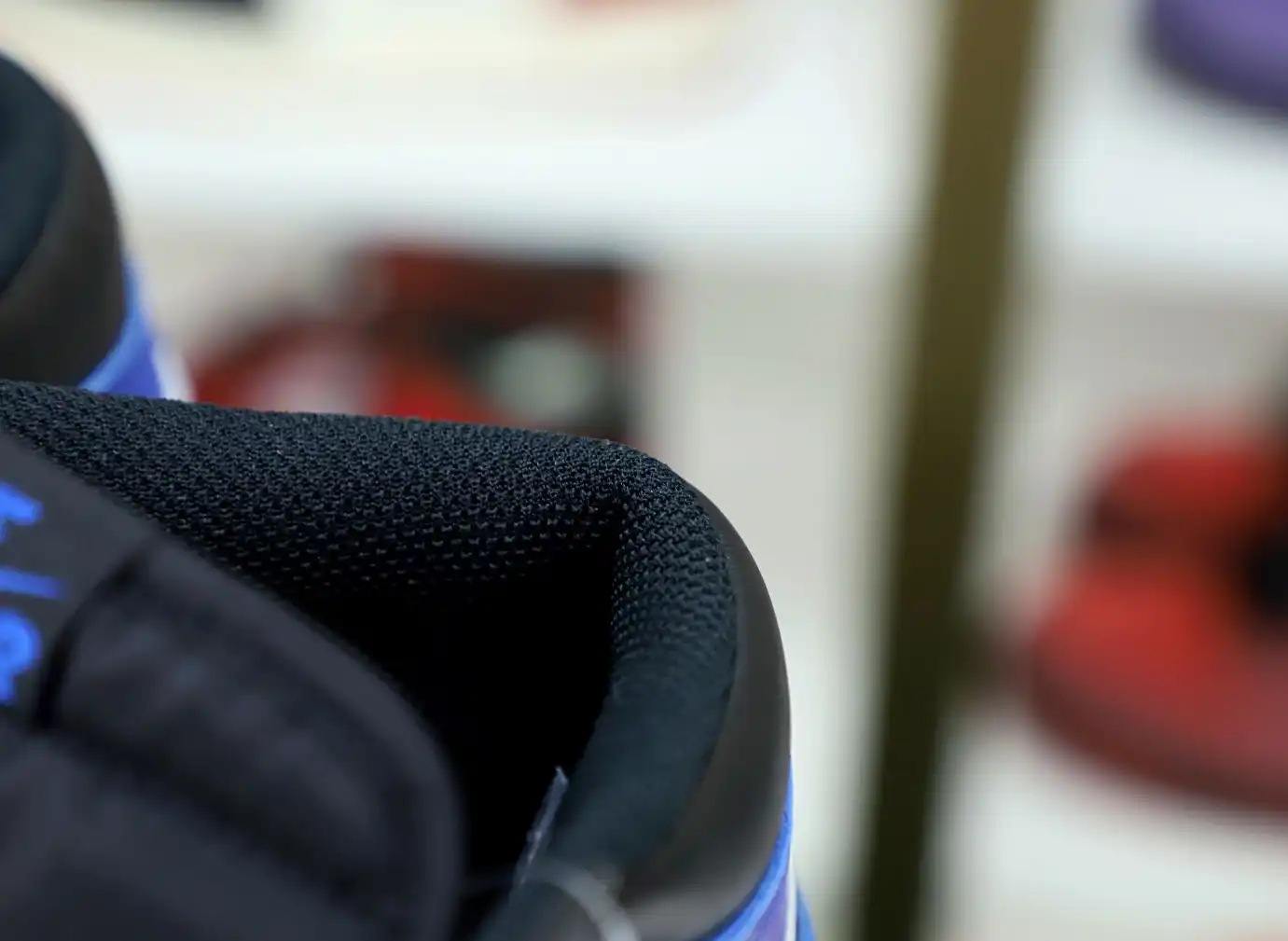 FRAGMENT DESIGN X AIR JORDAN 1 RETRO HIGH