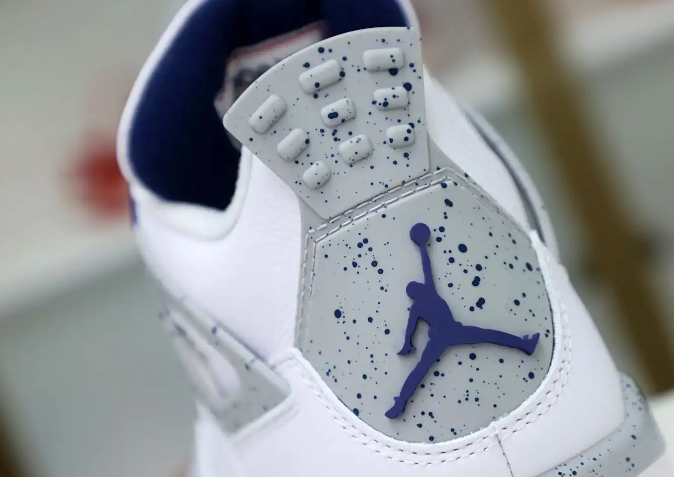 AIR JORDAN 4 RETRO 