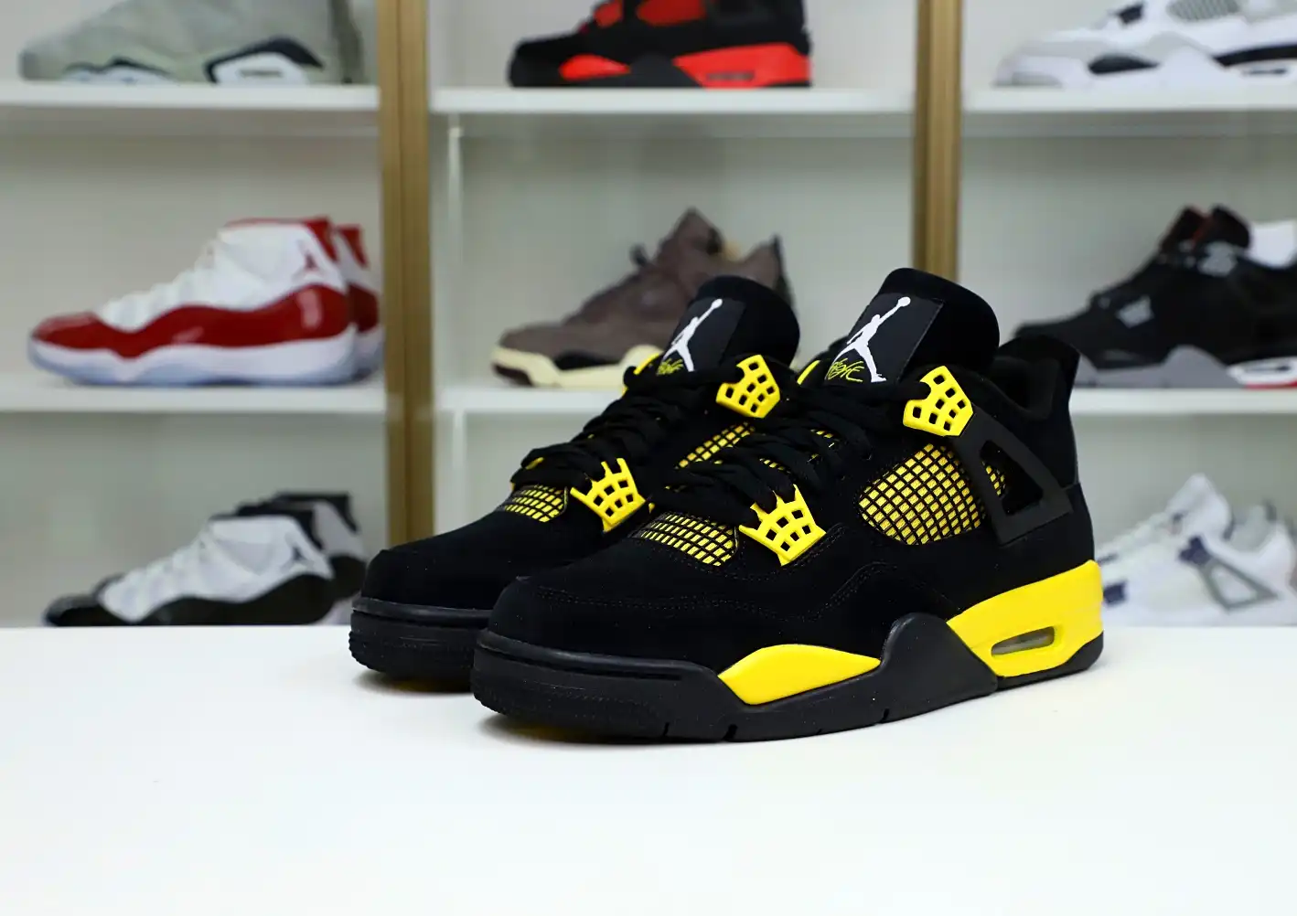 Jordan Air Jordan4 thunder  2023
