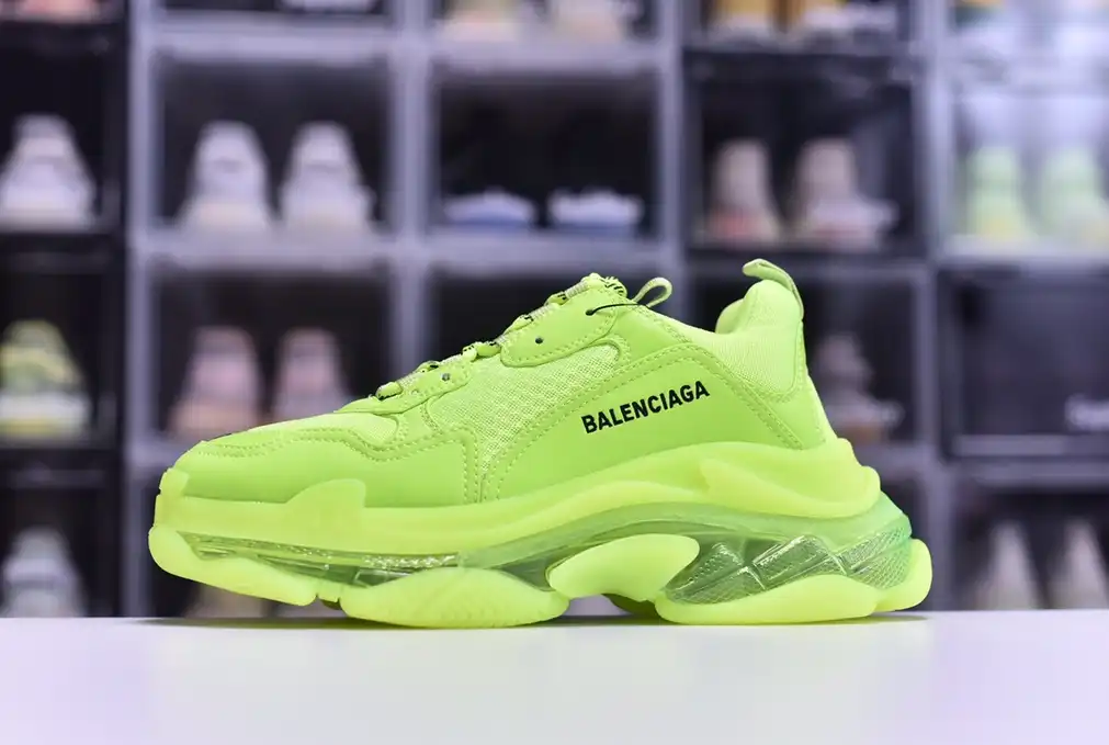 hype Balenciaga is available in all sizes. You cannot place an order on the website. You can contact customer service to purchase.BLGA Triple S