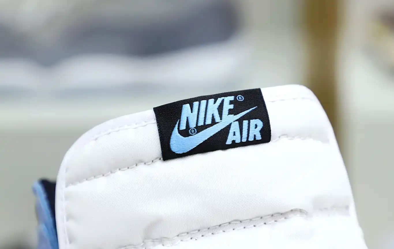 AIR JORDAN 1 RETRO HIGH OG 'UNIVERSITY