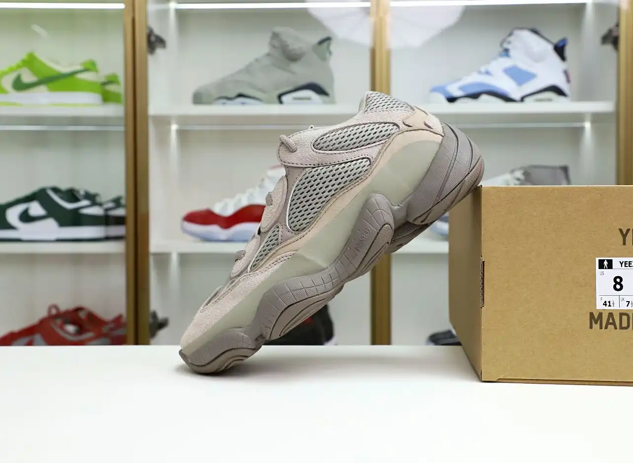 hype Yeezy 500 