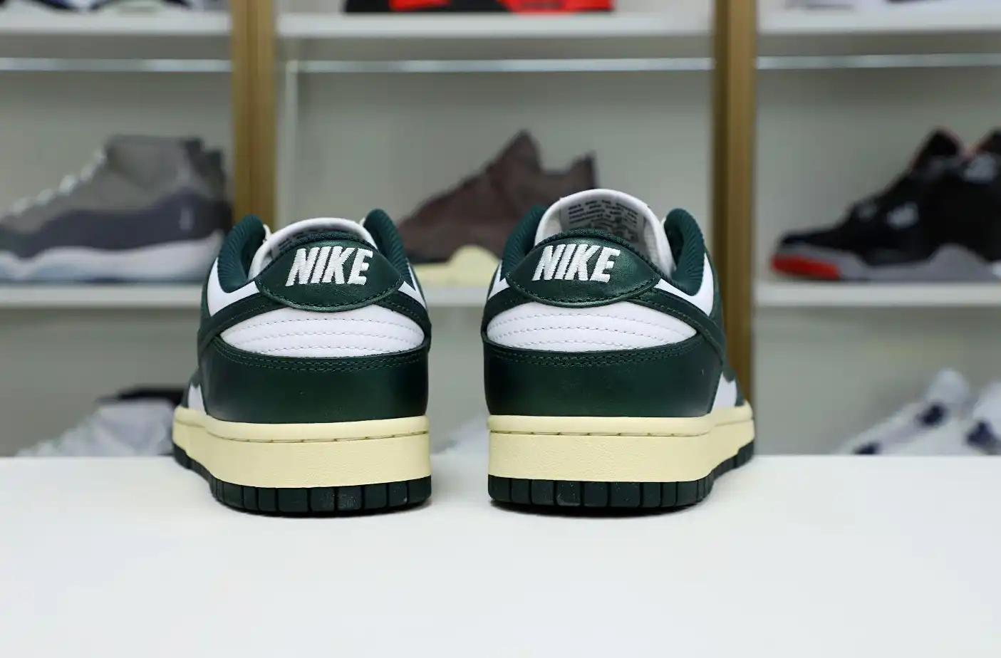 hype NIKE WMNS DUNK LOW 'VINTAGE GREEN'