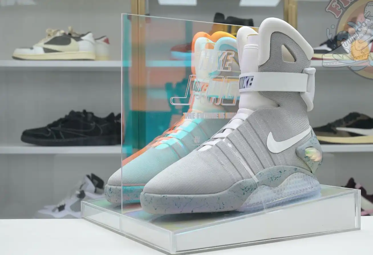 hype Nike Air MAG back to the future 2016