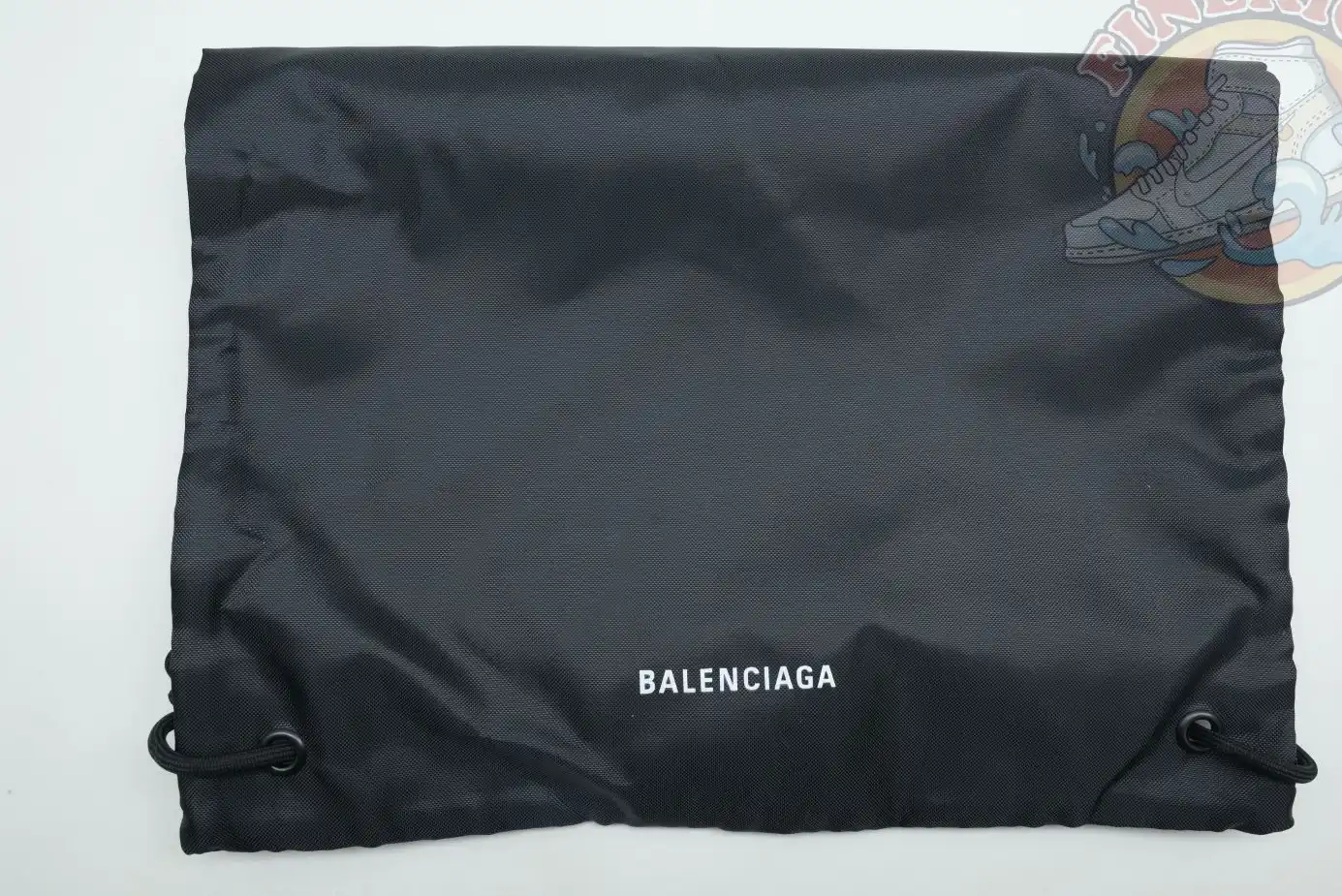 hype Balenciaga is available in all sizes. You cannot place an order on the website. You can contact customer service to purchase.BLGA 3XL