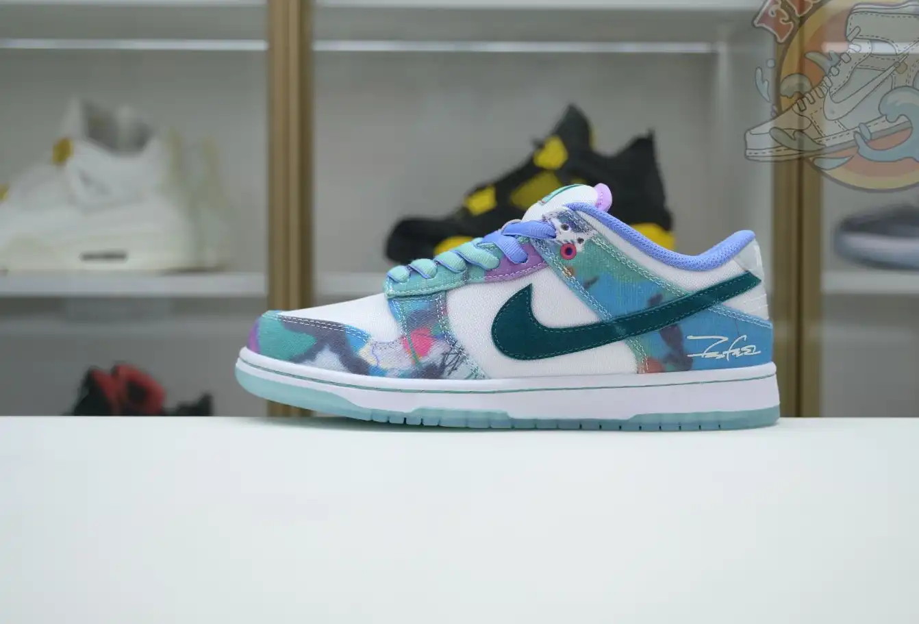 hype Futura Laboratories x Nike Dunk SB