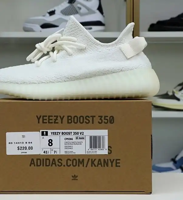 hype YEEZY BOOST 350 V2 'CREAM WHITE   TRIPLE WHITE'