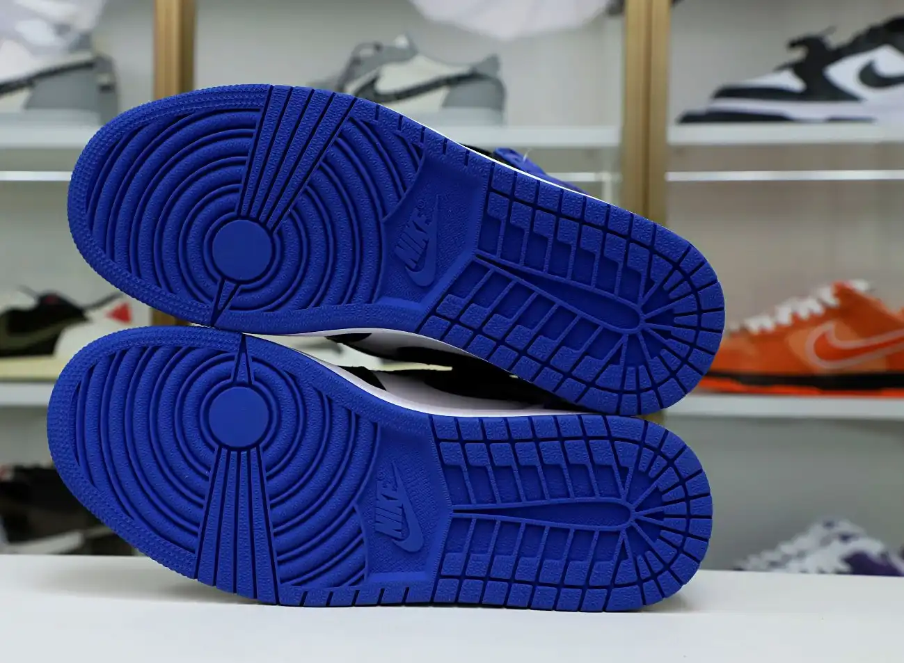 FRAGMENT DESIGN X AIR JORDAN 1 RETRO HIGH