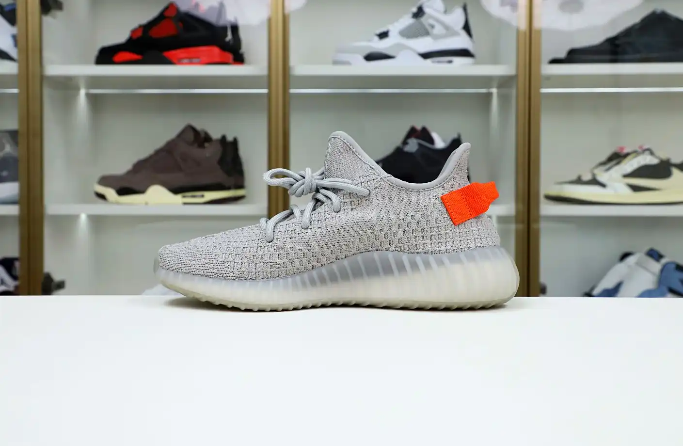 hype Yeezy Boost 350 V2 “Tail