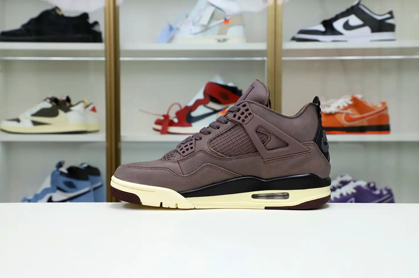 AIR JORDAN 4 AM