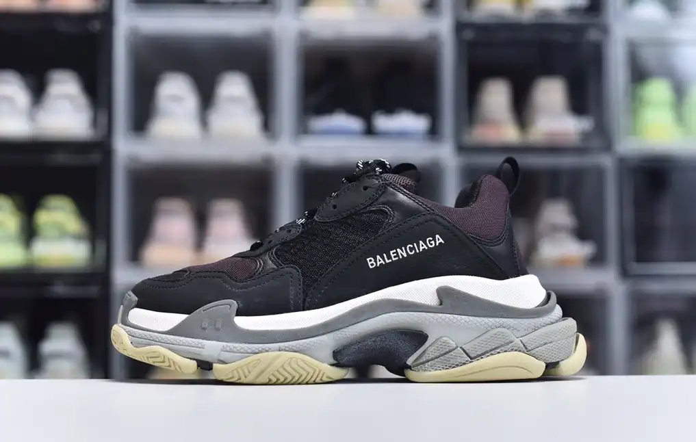 hype Balenciaga is available in all sizes. You cannot place an order on the website. You can contact customer service to purchase.BLGA Triple S