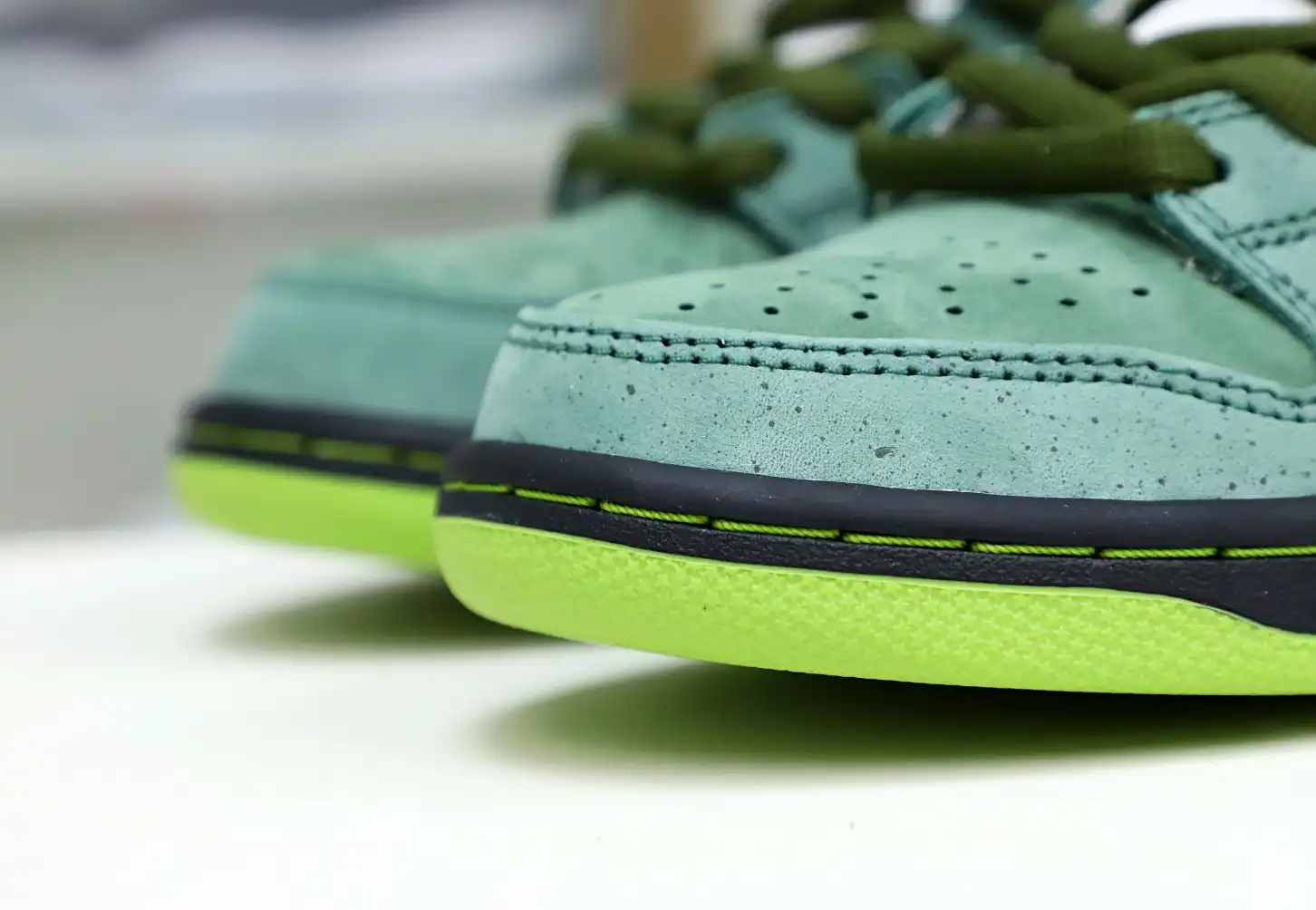 hype Concepts x Nike SB Dunk Low Green Lobster