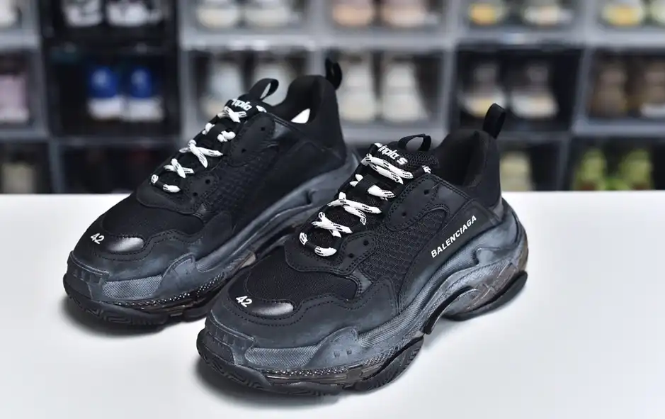 hype Balenciaga is available in all sizes. You cannot place an order on the website. You can contact customer service to purchase.BLGA Triple S