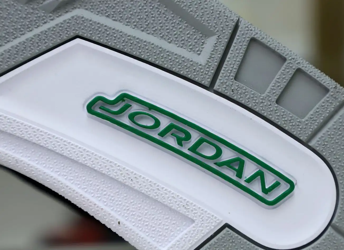 AIR JORDAN 3 PINE GREEN