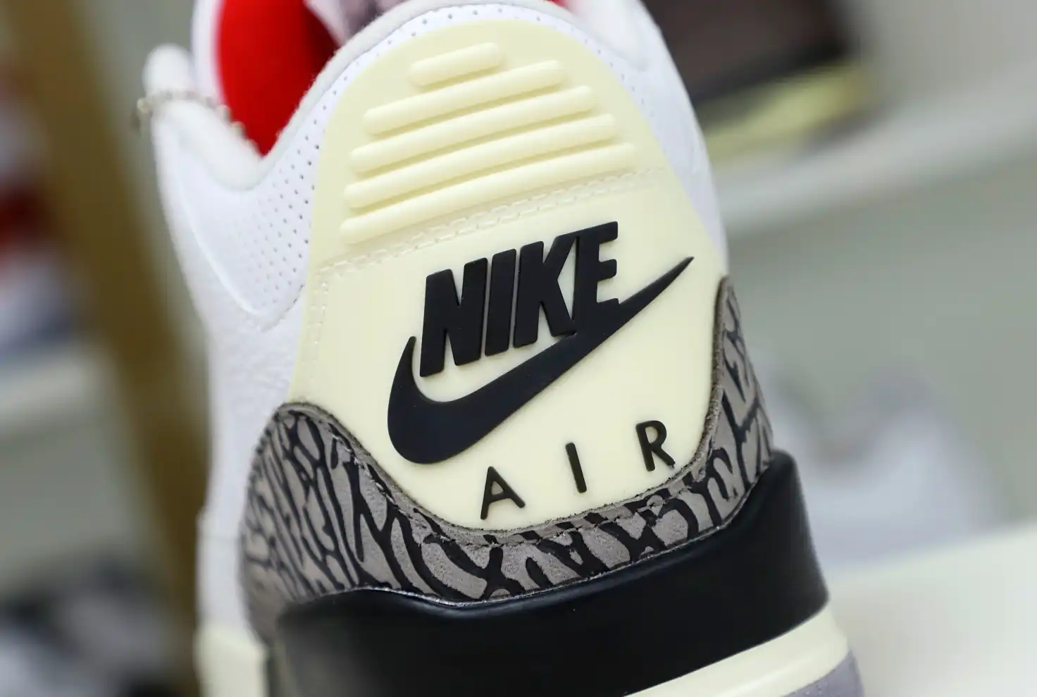 AIR JORDAN 3 