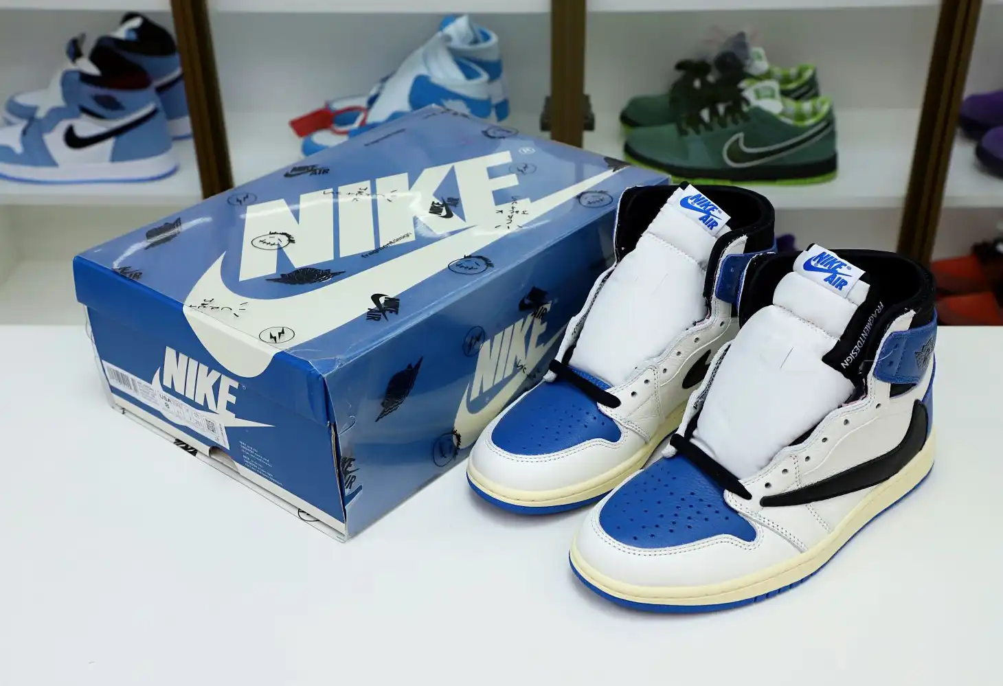 FRAGMENT DESIGN X TRAVIS SCOTT X AIR JORDAN 1 RETRO HIGH