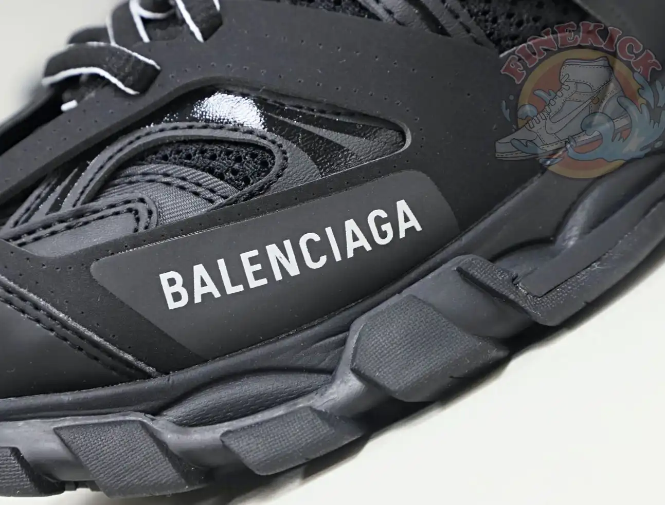 hype Balenciaga is available in all sizes. You cannot place an order on the website. You can contact customer service to purchase.BLGA  Track（LED）