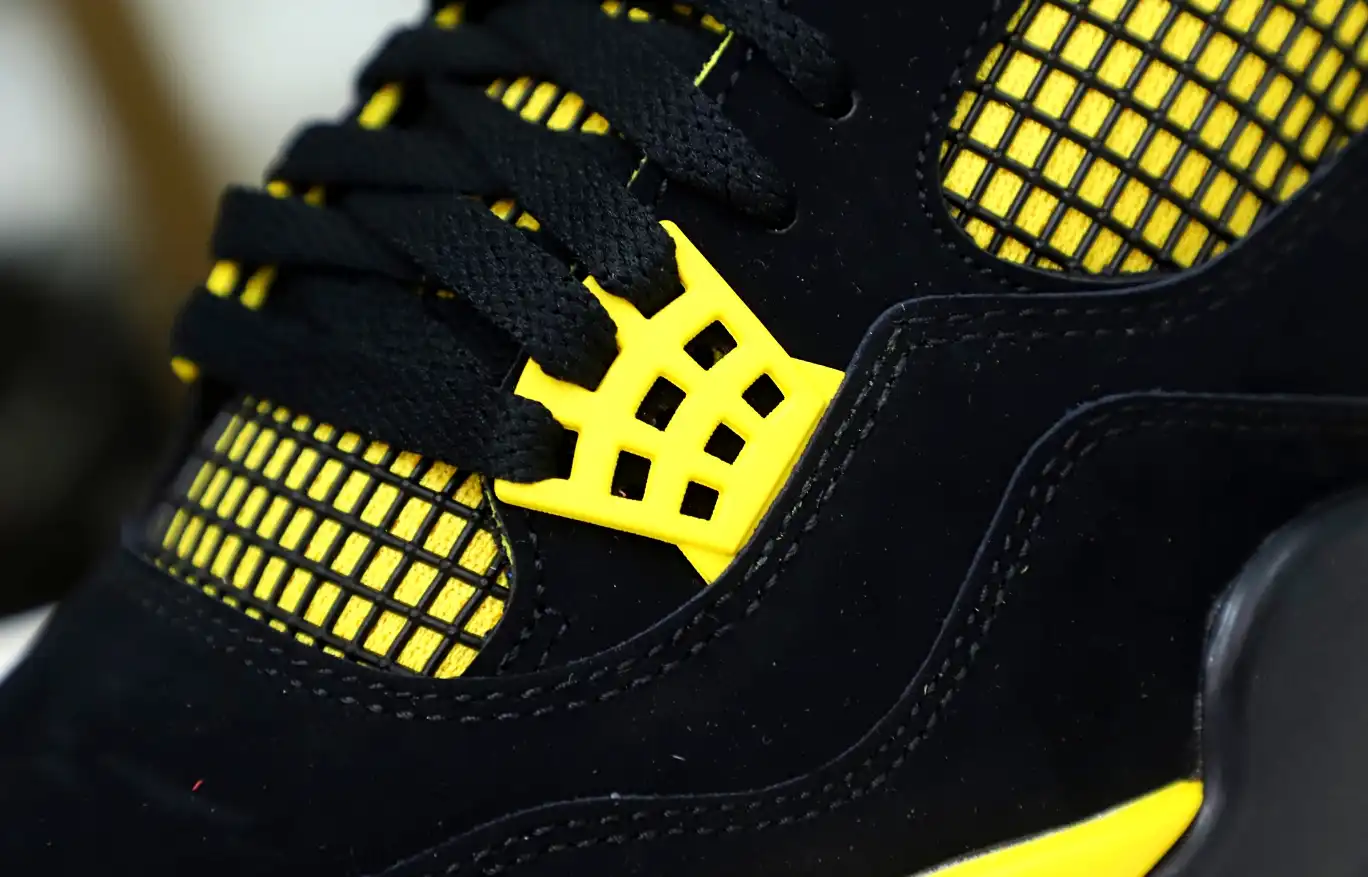 Jordan Air Jordan4 thunder  2023