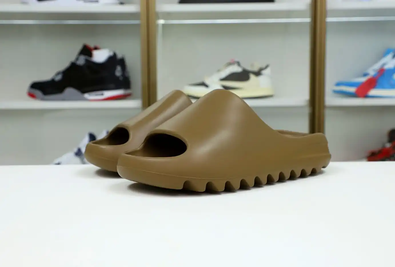 hype YEEZY SLIDES G55492