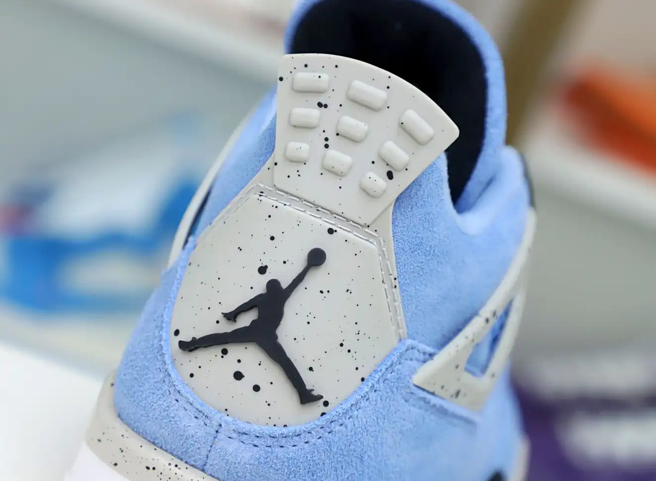AIR JORDAN 4 UNIVERSITY BLUE