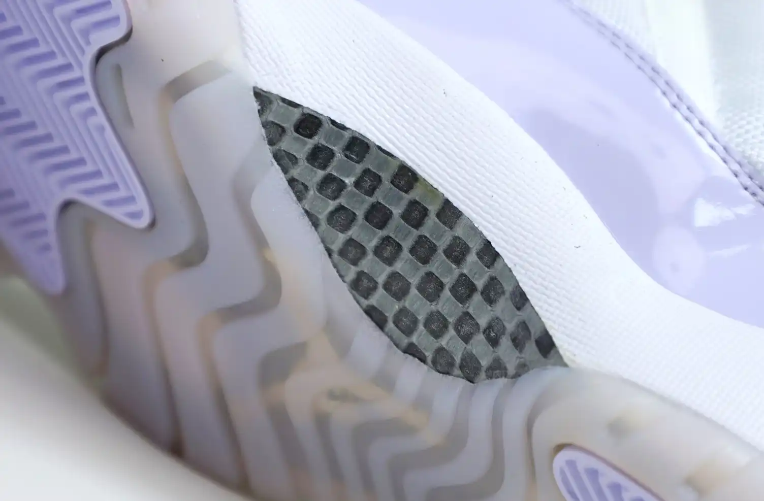 AIR JORDAN 11 LOW PURE VIOLET