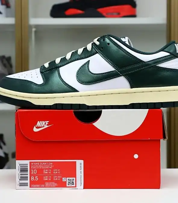 hype NIKE WMNS DUNK LOW 'VINTAGE GREEN'