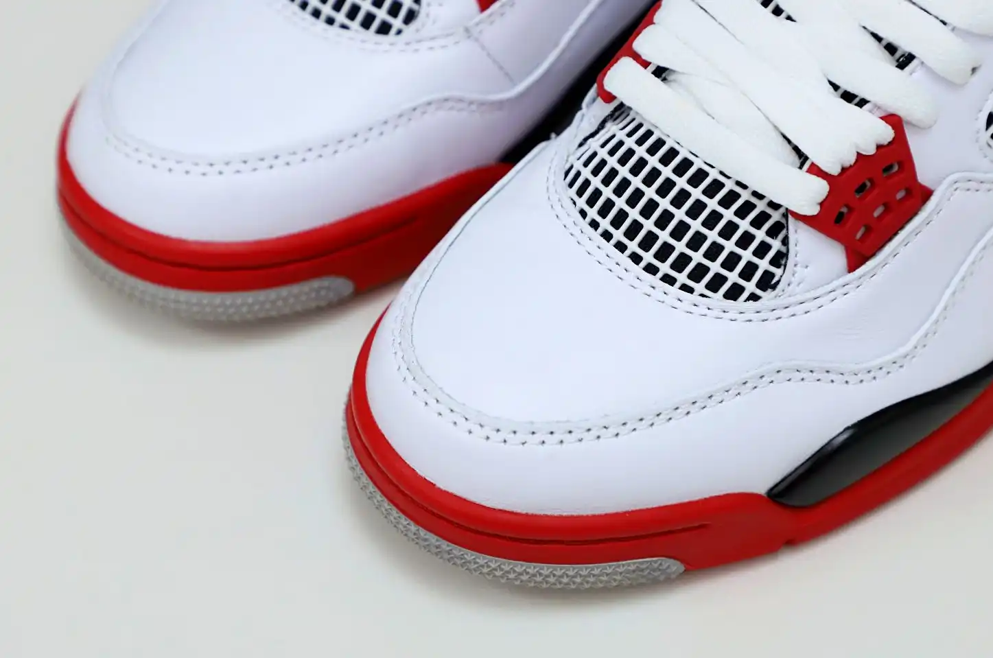 AIR JORDAN 4 RETRO 'FIRE RED' 2012