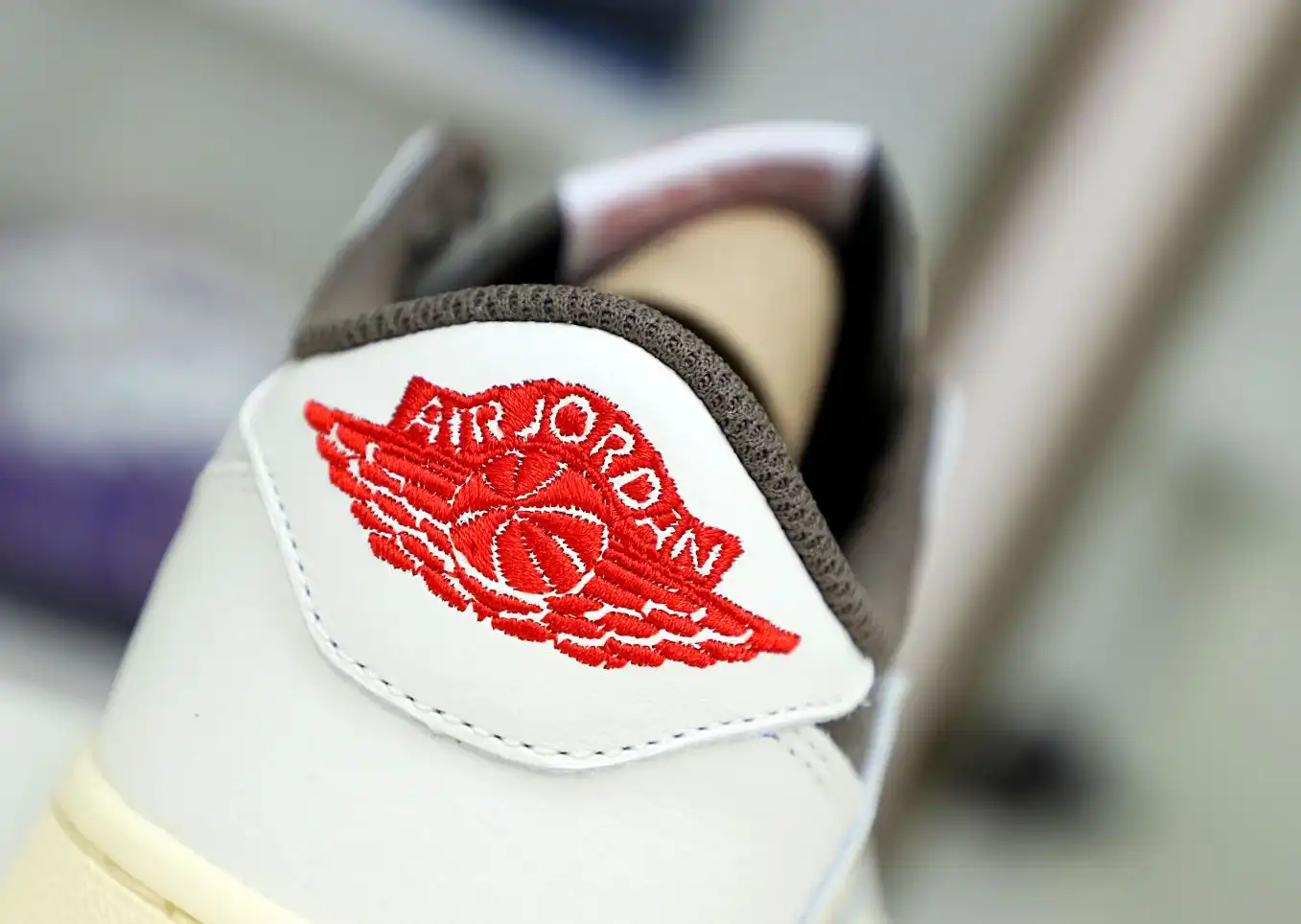 TRAVIS SCOTT X AIR JORDAN 1 LOW OG REVERSE MOCHA