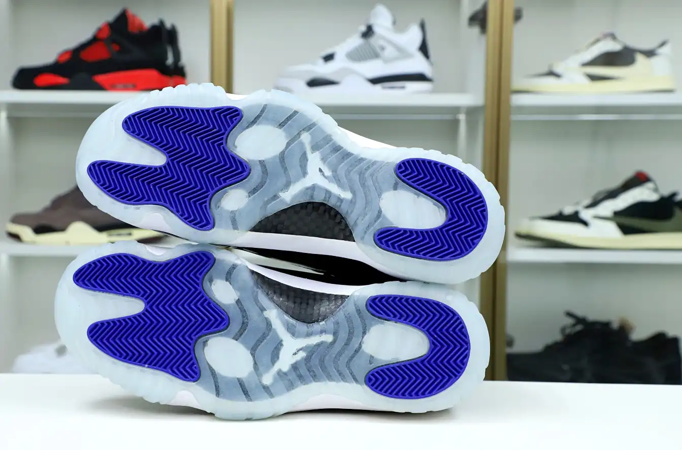 NIKE AIR JORDAN 11