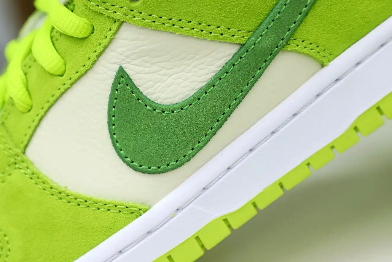 hype NIKE SB DUNK LOW GREEN APPLE 2022