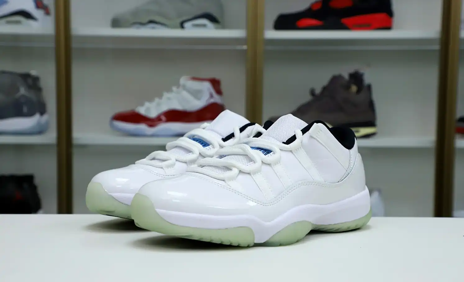 AIR JORDAN 11 RETRO LOW LEGEND BLUE