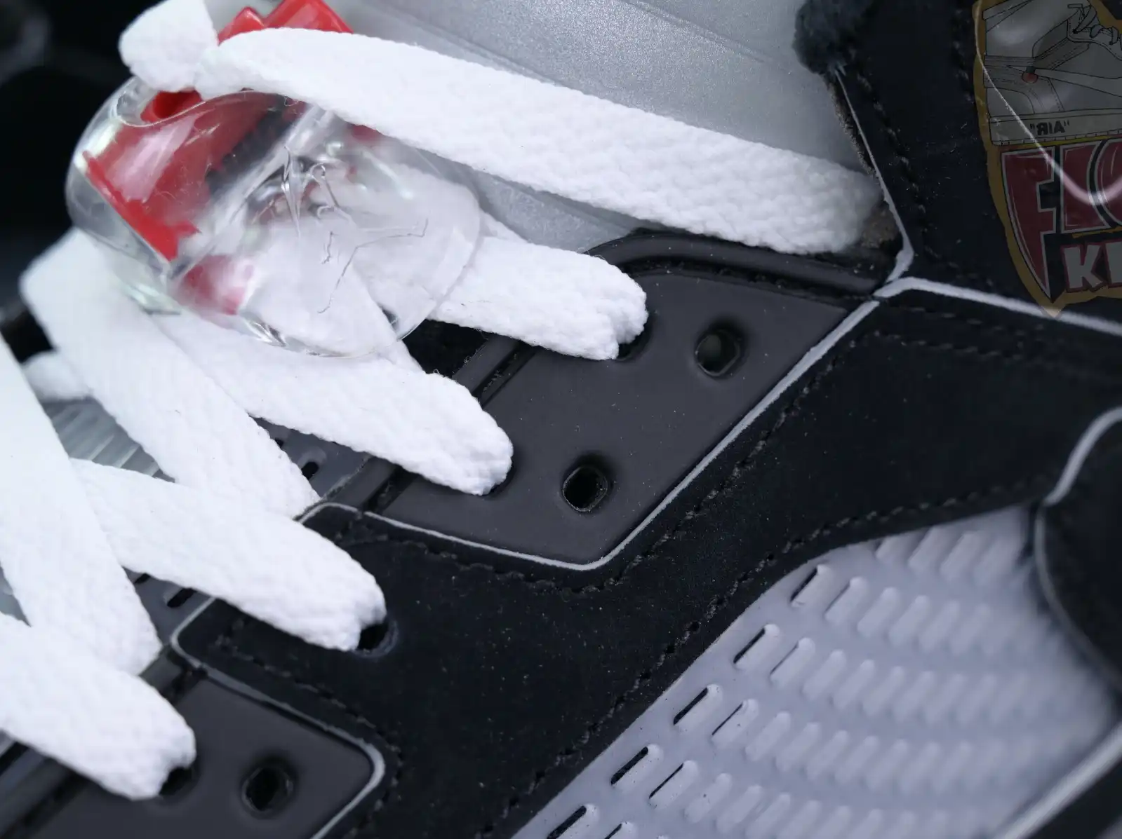 Jordan Air Jordan 5“BLACK METALLIC REIMAGINED”