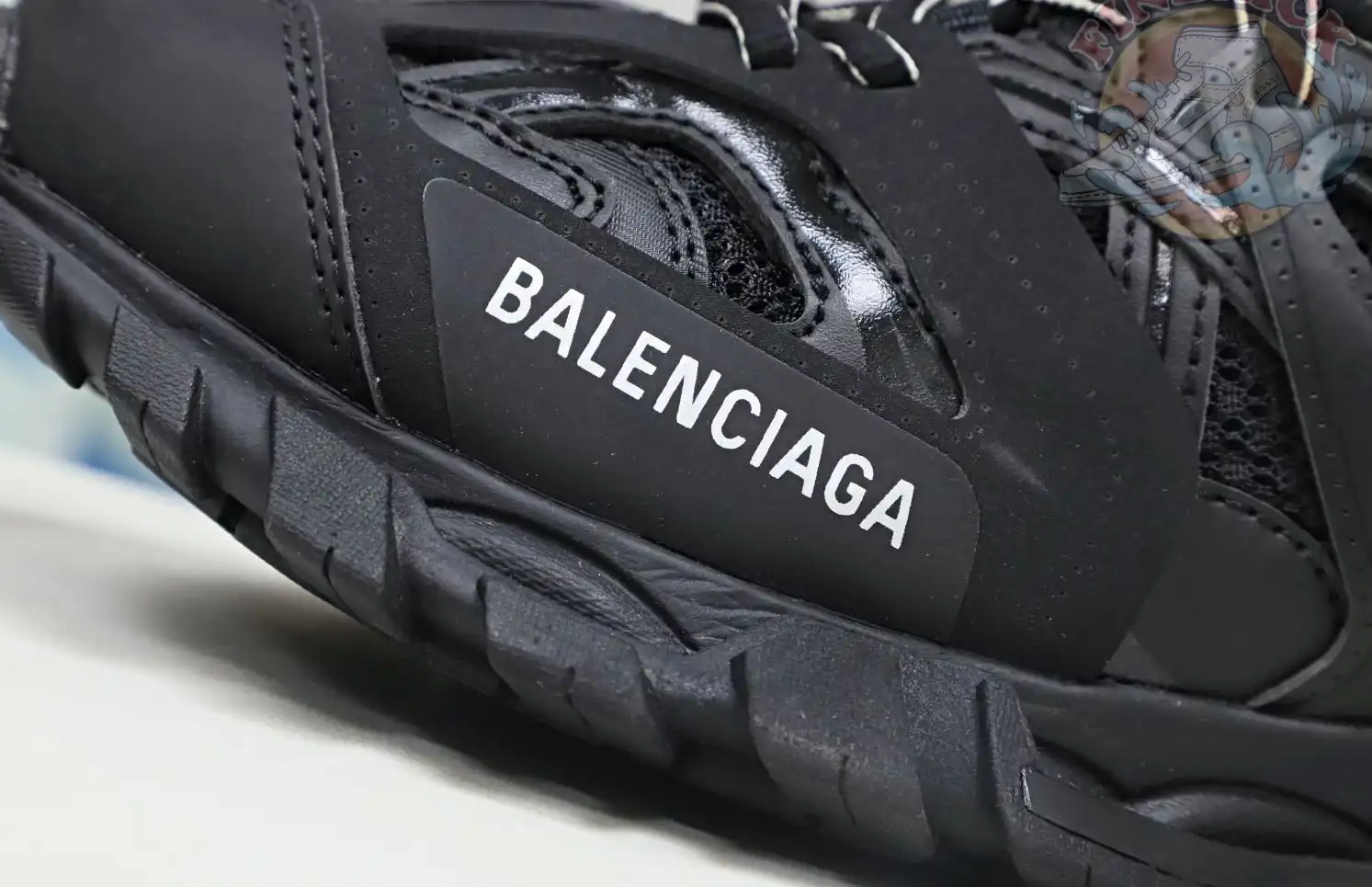 hype Balenciaga is available in all sizes. You cannot place an order on the website. You can contact customer service to purchase.BLGA